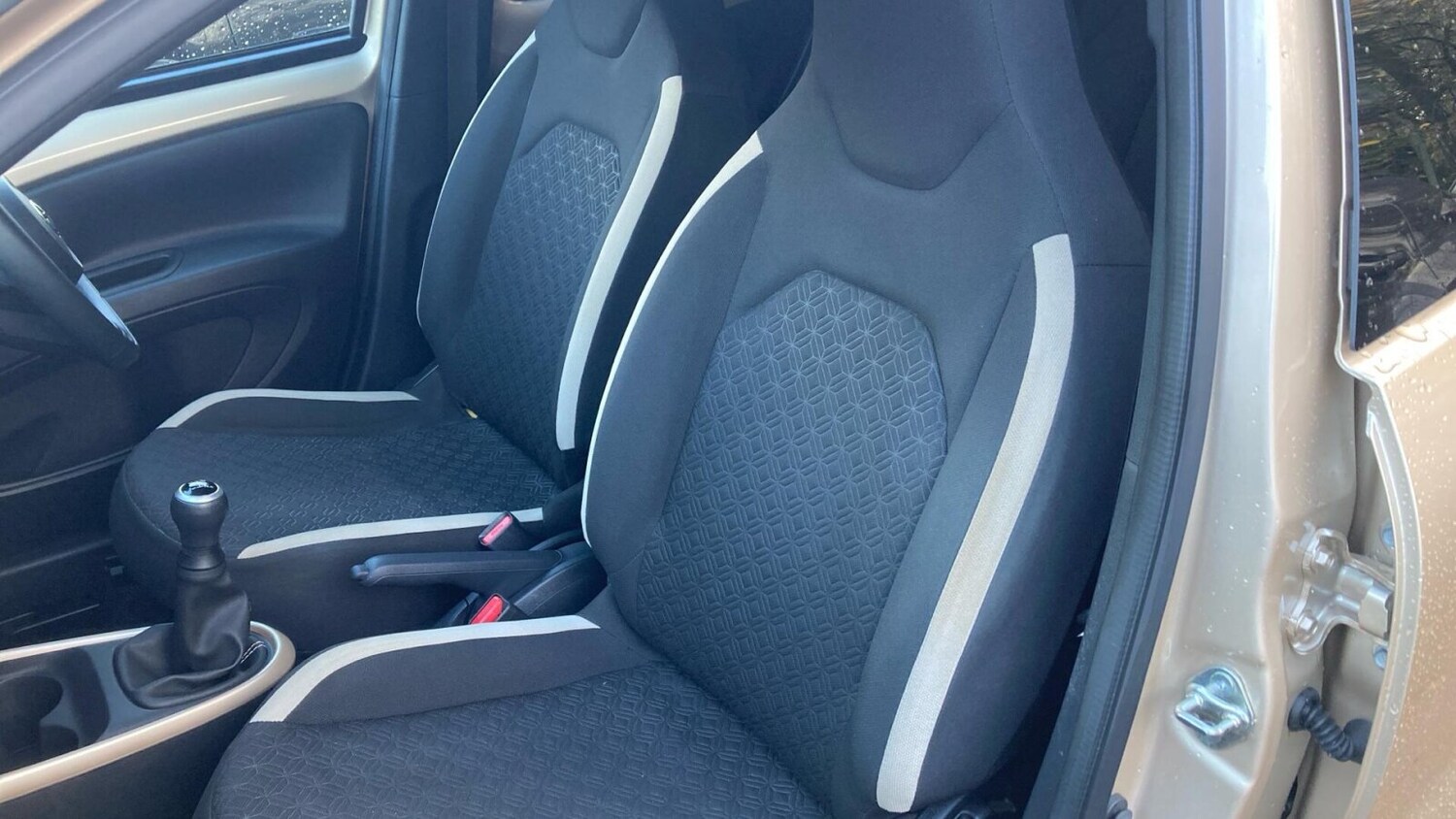 Used Toyota Aygo X 2022 for sale - 76674105: Photo 21