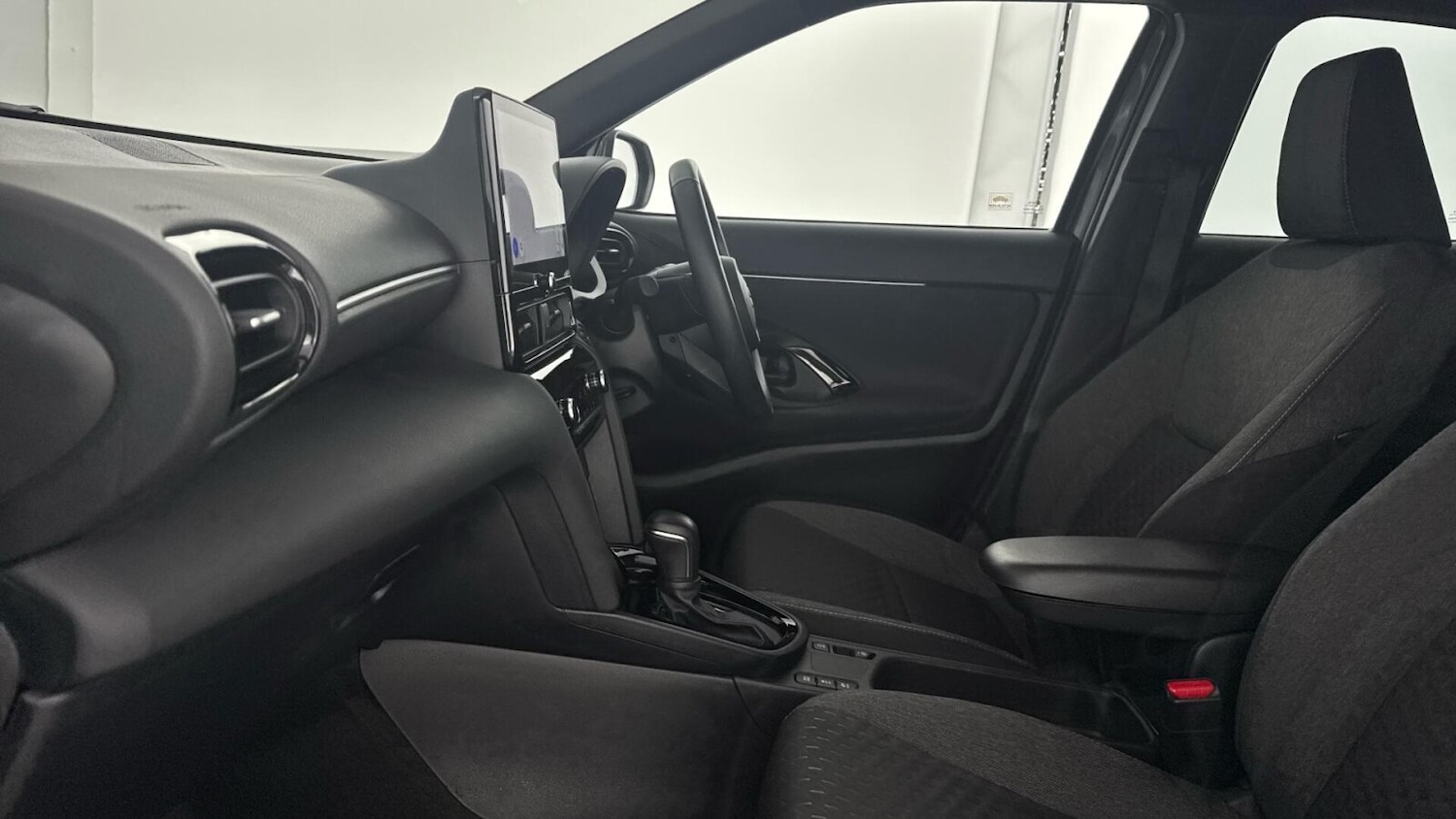 Used Toyota Yaris Cross 2025 for sale - 77354300: Photo 12