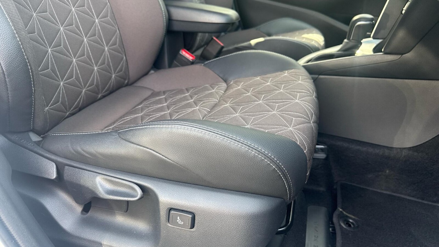 Used Toyota Yaris Cross 2023 for sale - 78183380: Photo 18