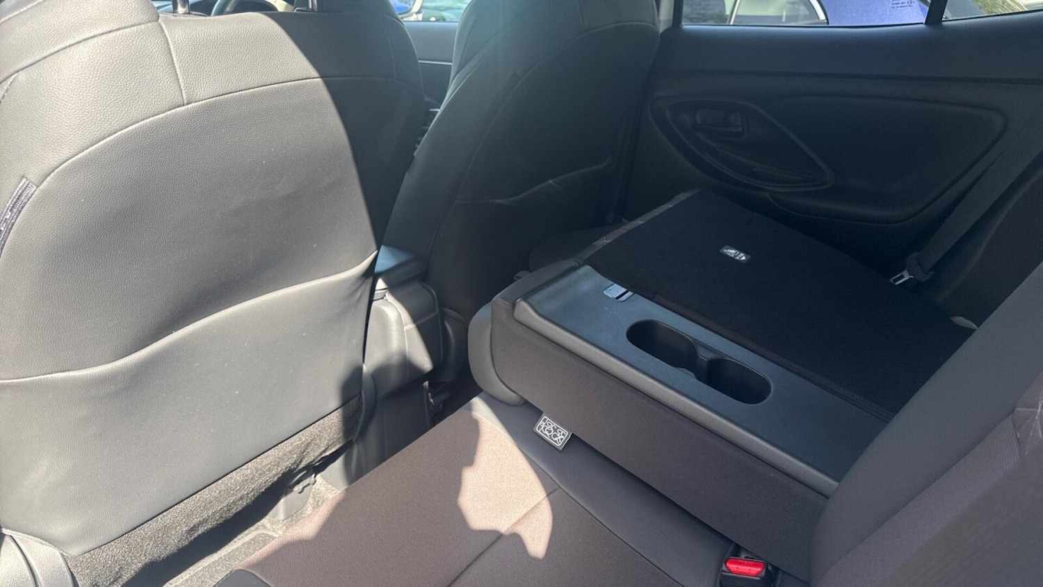 Used Toyota Yaris Cross 2023 for sale - 78183380: Photo 19