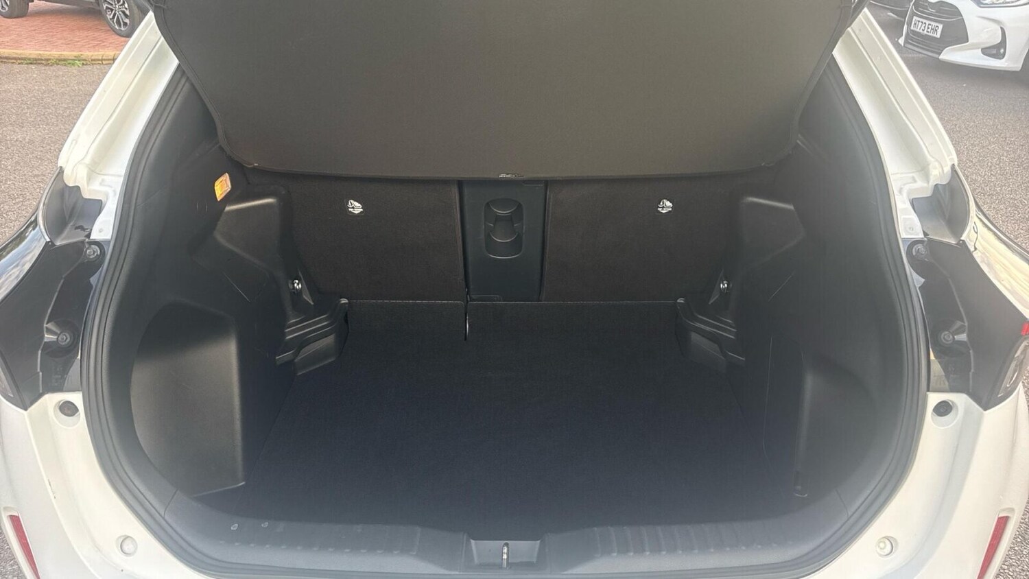 Used Toyota Yaris Cross 2023 for sale - 76676372: Photo 14