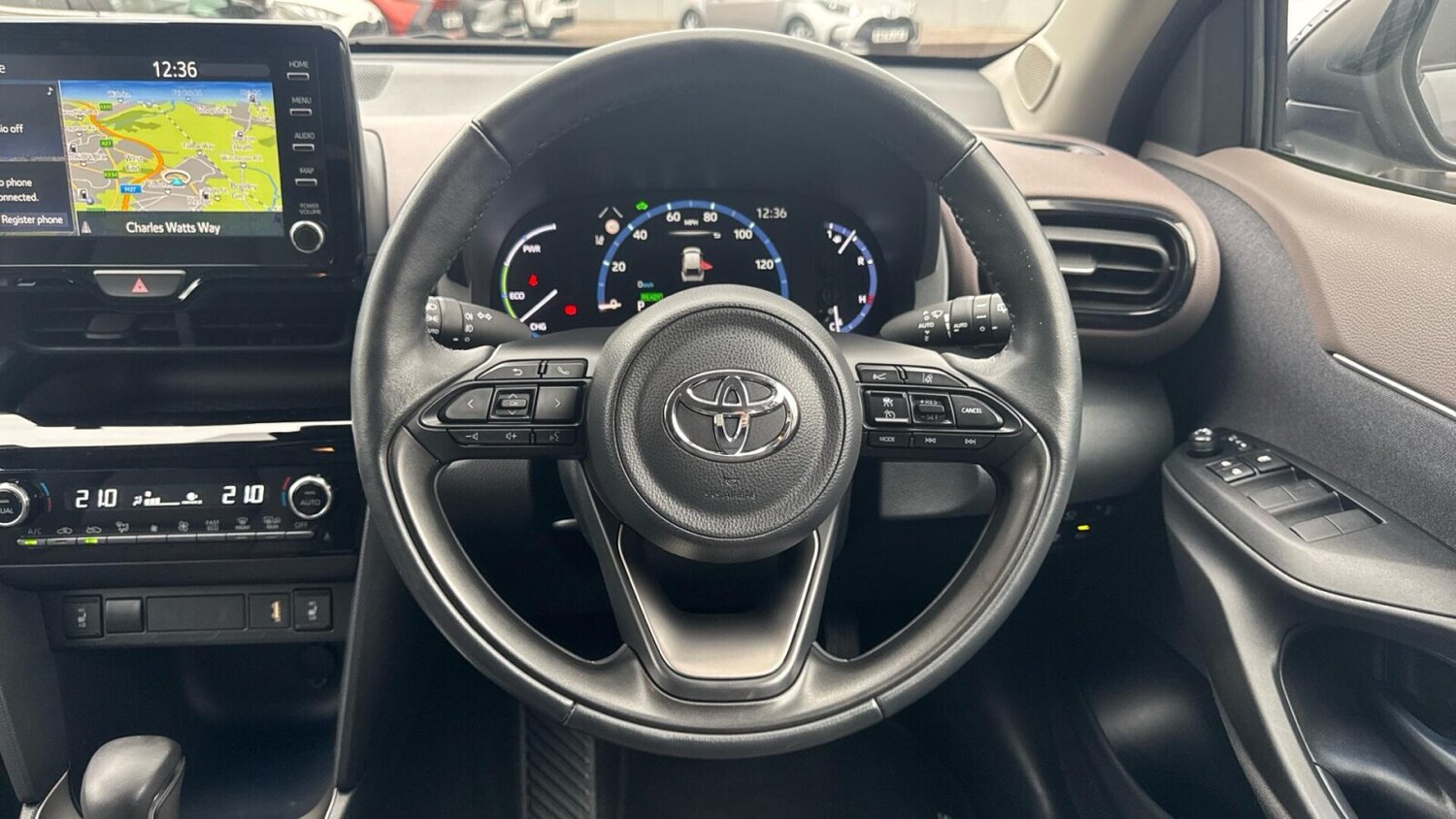 Used Toyota Yaris Cross 2023 for sale - 76676156: Photo 6