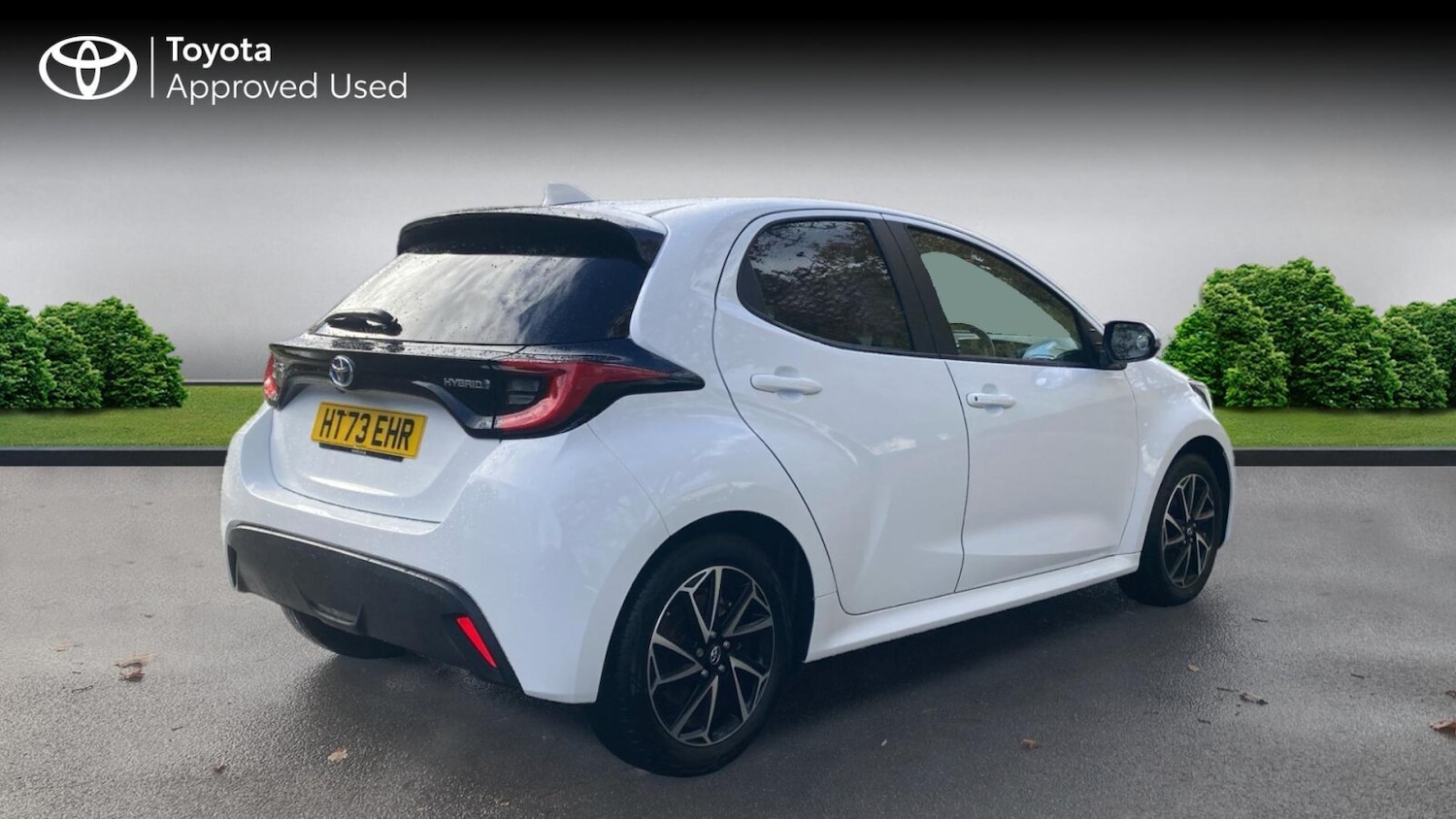 Used Toyota Yaris 2024 for sale - 76678369: Photo 2