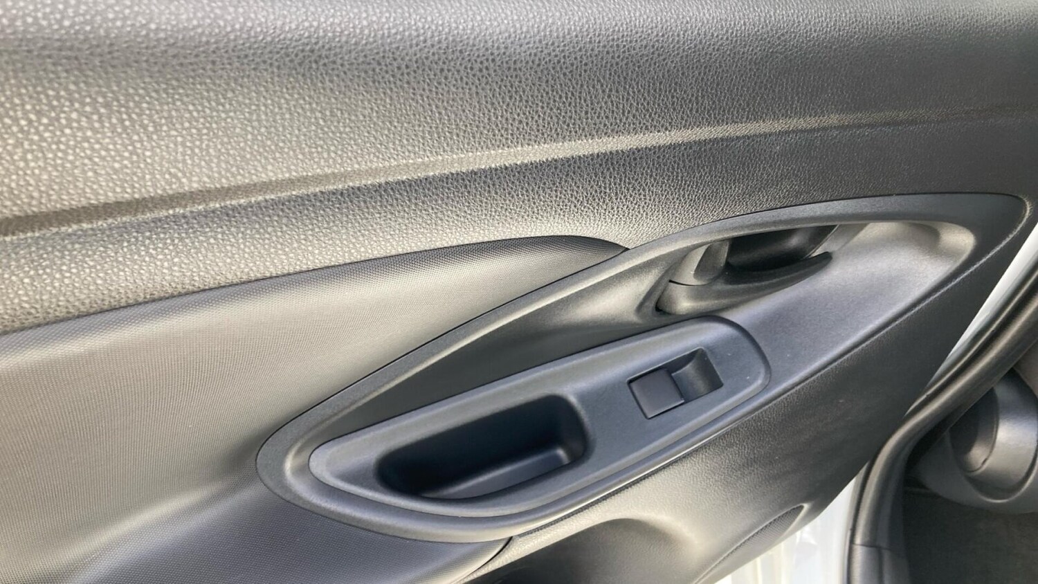 Used Toyota Yaris 2024 for sale - 76678369: Photo 21