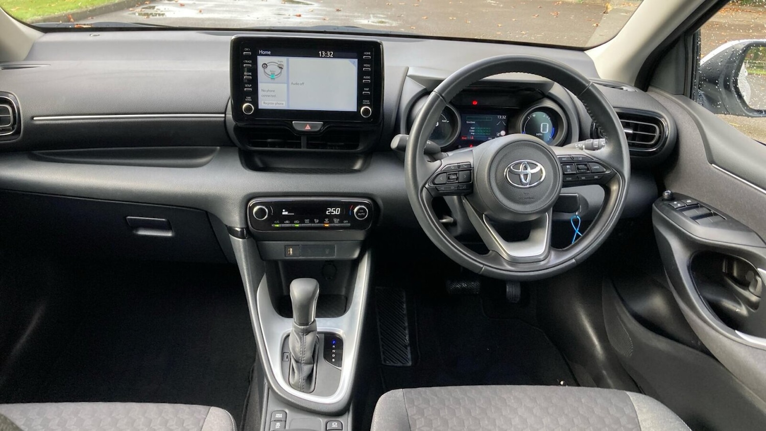 Used Toyota Yaris 2024 for sale - 76678369: Photo 5