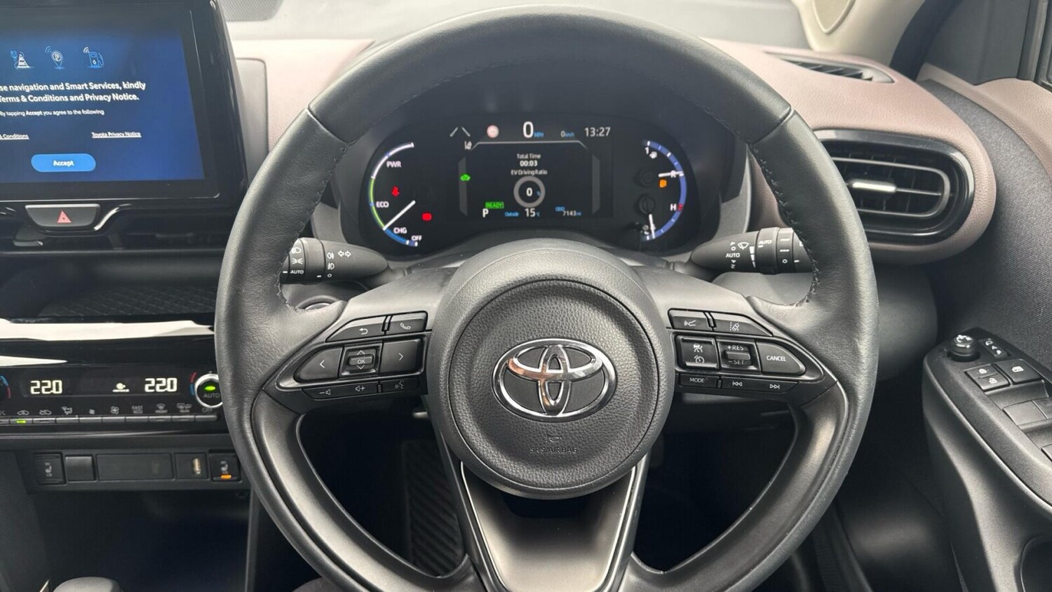 Used Toyota Yaris Cross 2023 for sale - 76837334: Photo 8