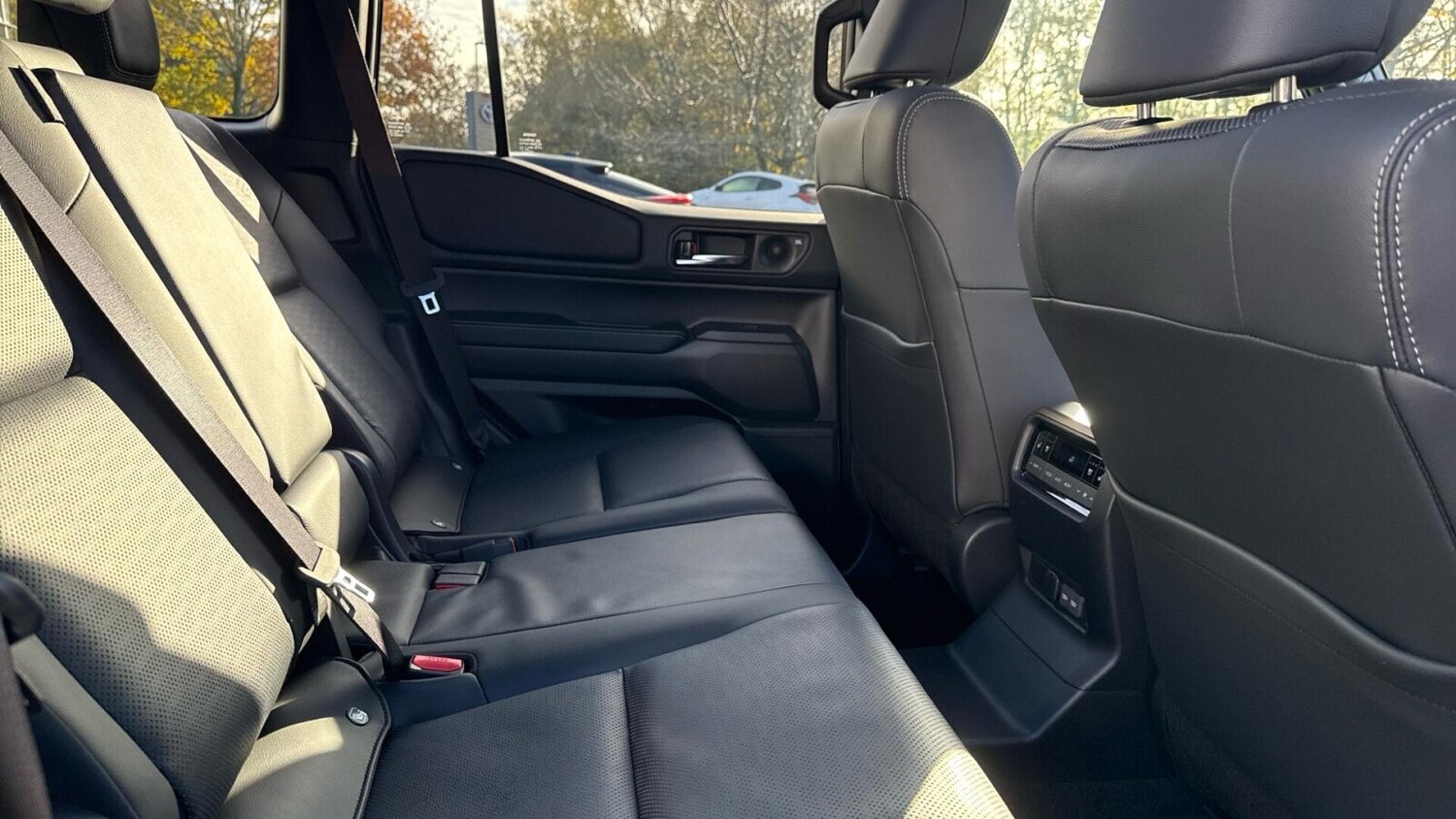 Used Toyota Land Cruiser 2024 for sale - 76676580: Photo 12