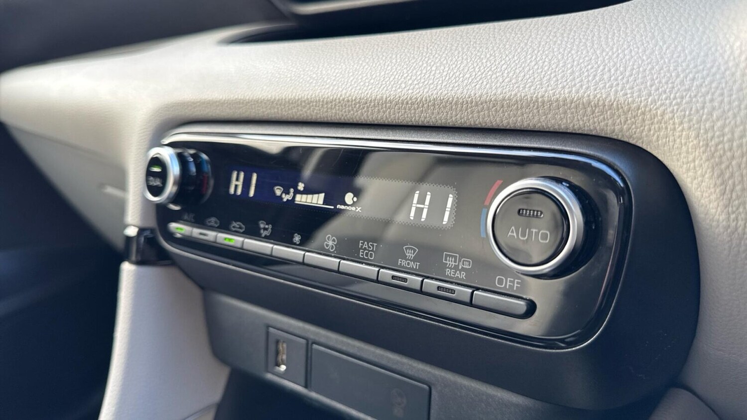 Used Toyota Yaris 2023 for sale - 77227845: Photo 25