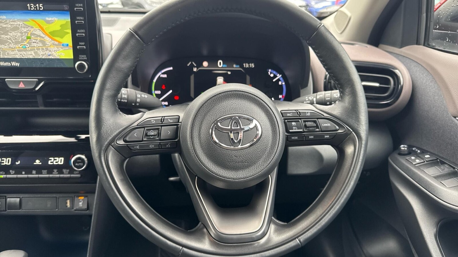 Used Toyota Yaris Cross 2023 for sale - 77157760: Photo 8