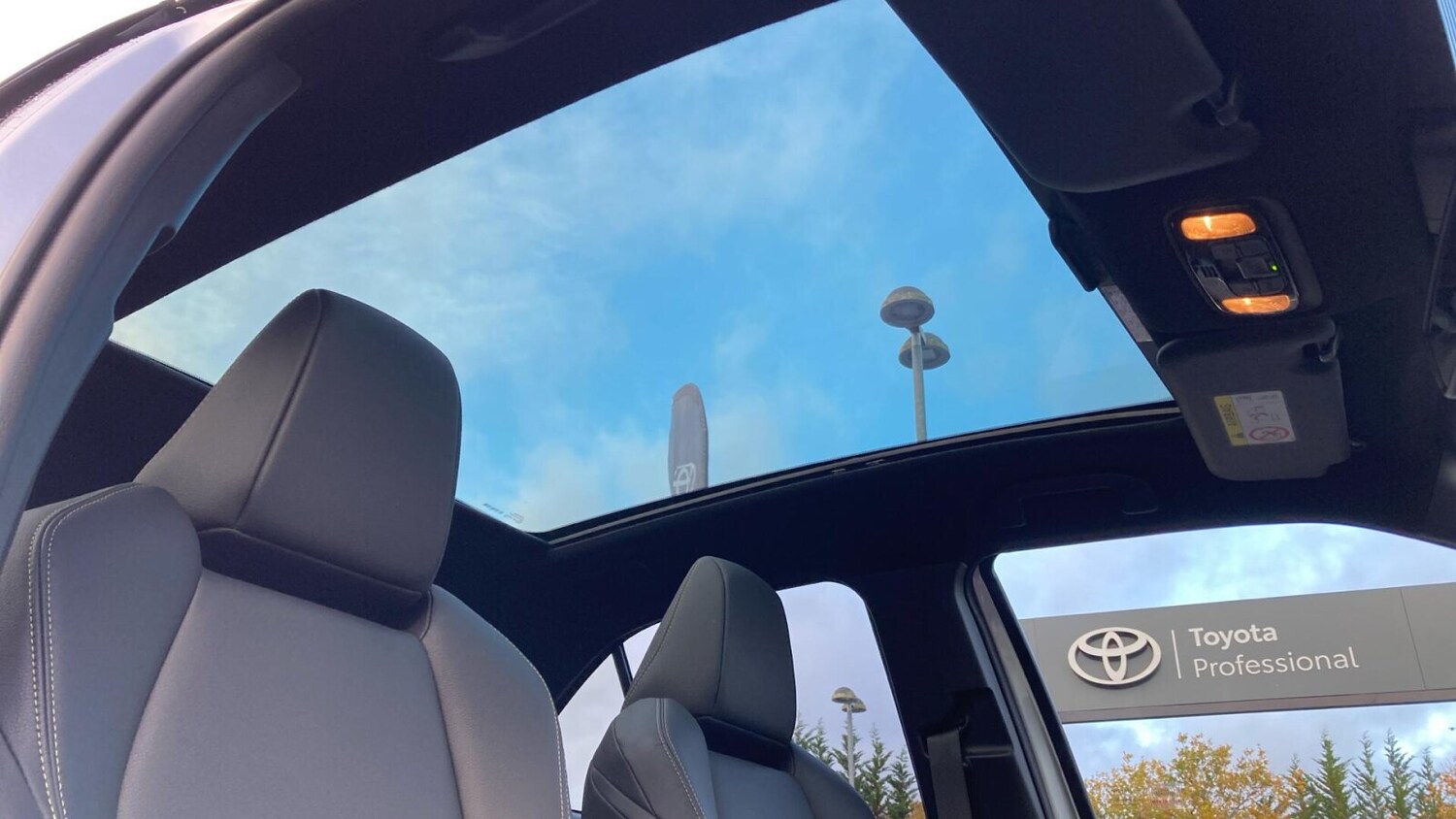 Used Toyota Yaris Cross 2022 for sale - 76674297: Photo 20