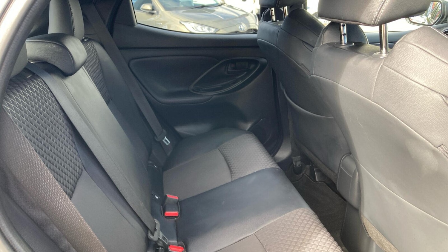 Used Toyota Yaris 2024 for sale - 78133462: Photo 12