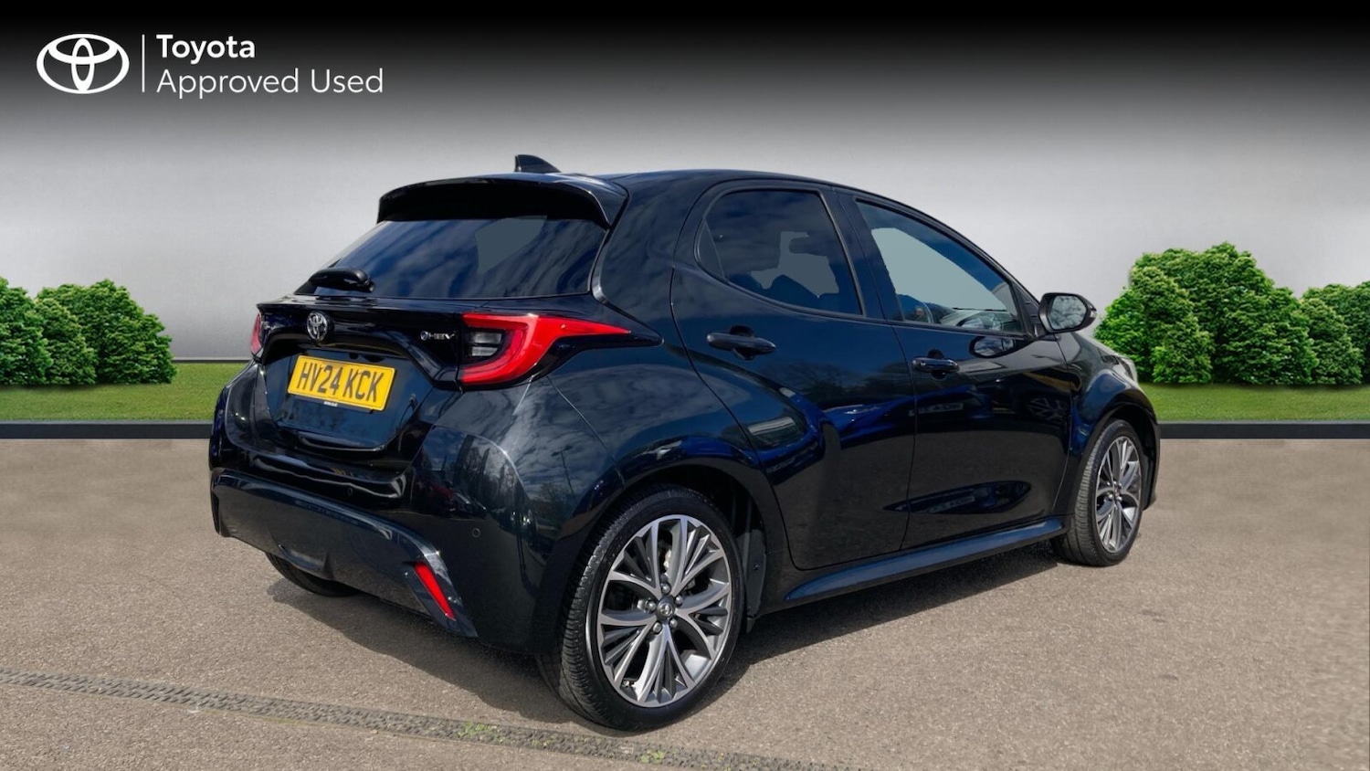 Used Toyota Yaris 2024 for sale - 78133462: Photo 2