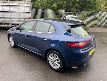 Used Renault Megane 2016 for sale - 76143947: Photo