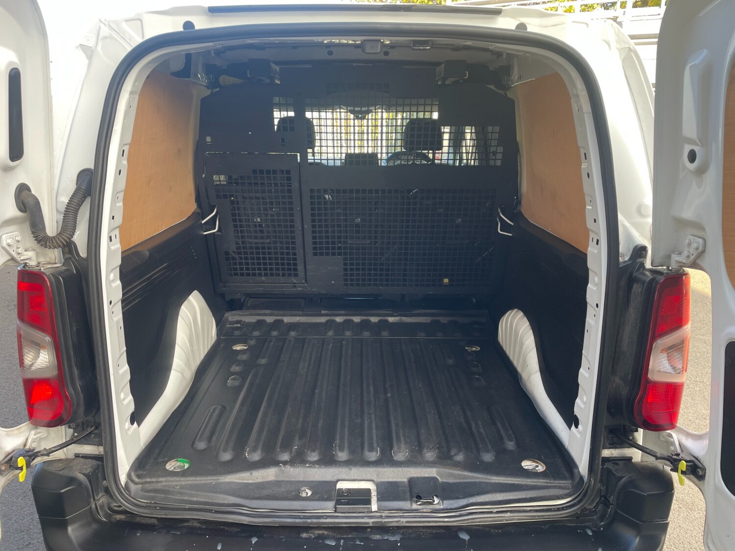 Used Peugeot Partner 2020 for sale - 76365457: Photo 13