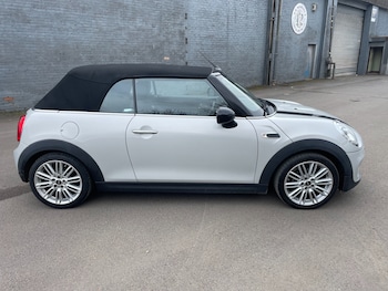 Used MINI Convertible 2018 for sale - 78027256: Photo