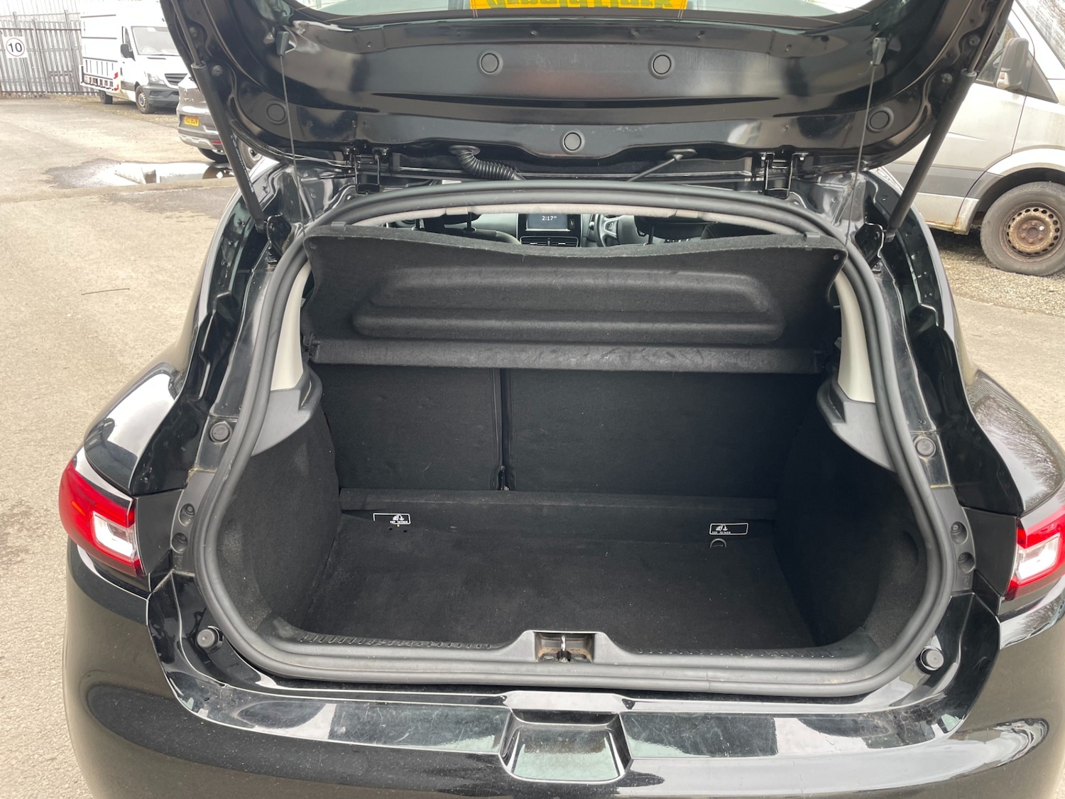 Used Renault Clio 2018 for sale - 78027228: Photo 9