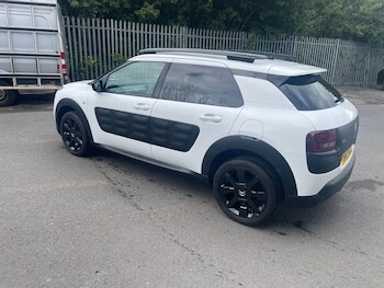 Used Citroen C4 Cactus 2017 for sale - 74982469: Photo