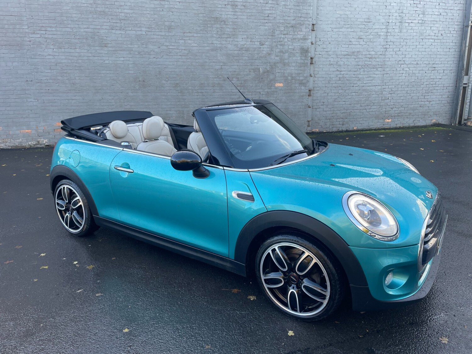 Used MINI Convertible 2017 for sale - 76391829: Photo 18