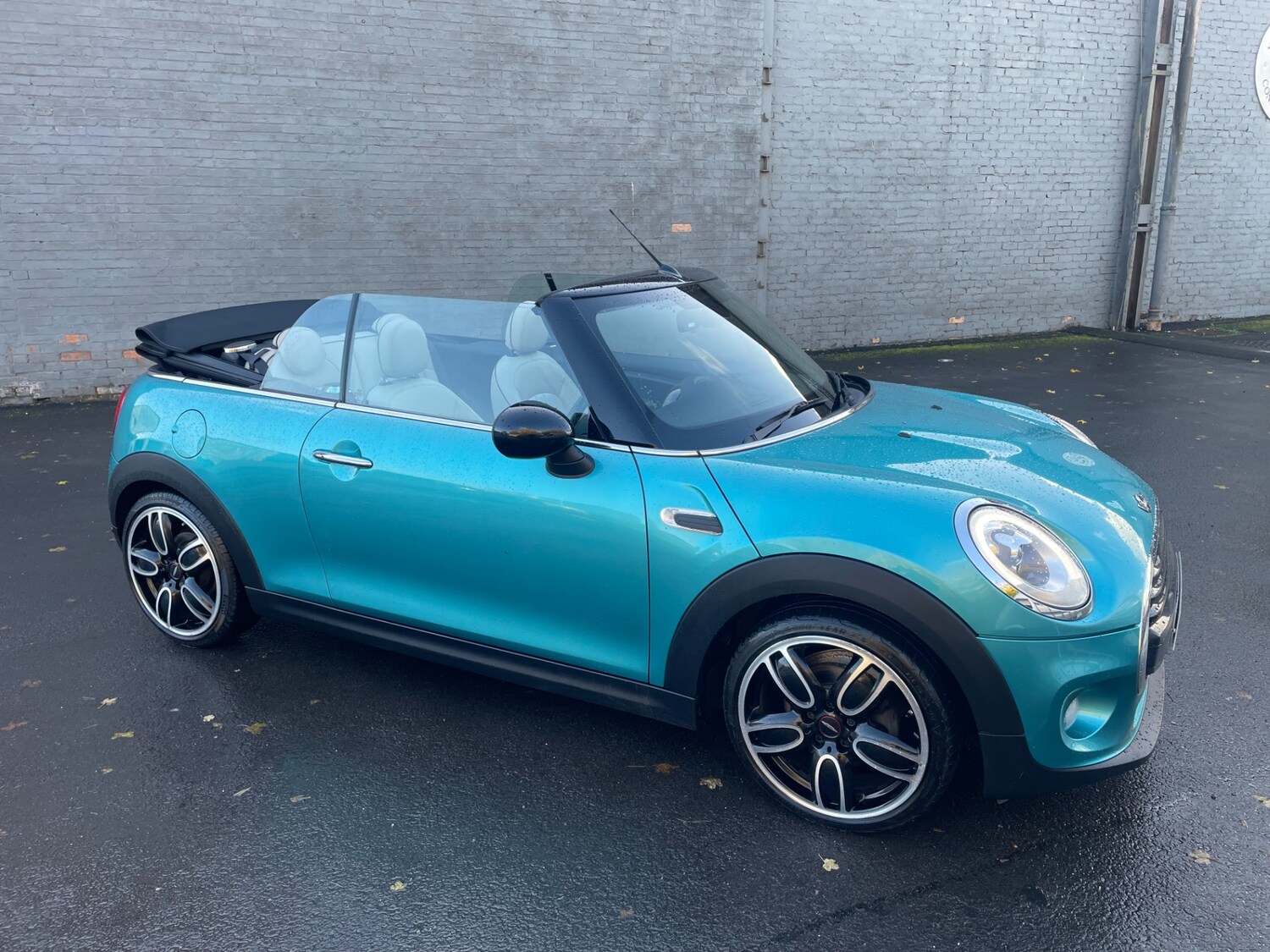 Used MINI Convertible 2017 for sale - 76391829: Photo 19