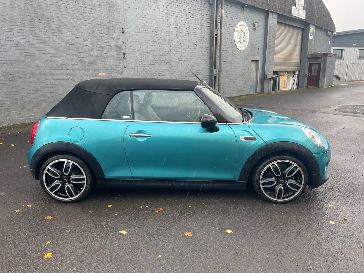 Used MINI Convertible 2017 for sale - 76391829: Photo 4