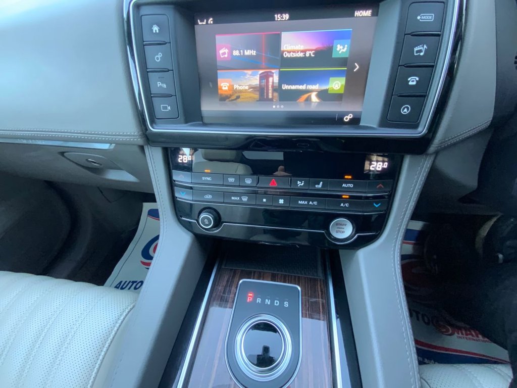 Used Jaguar F-Pace 2018 for sale - 77227591: Photo 41