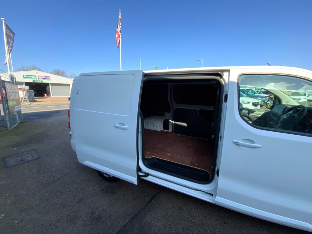 Used Vauxhall Vivaro 2020 for sale - 77792297: Photo 16