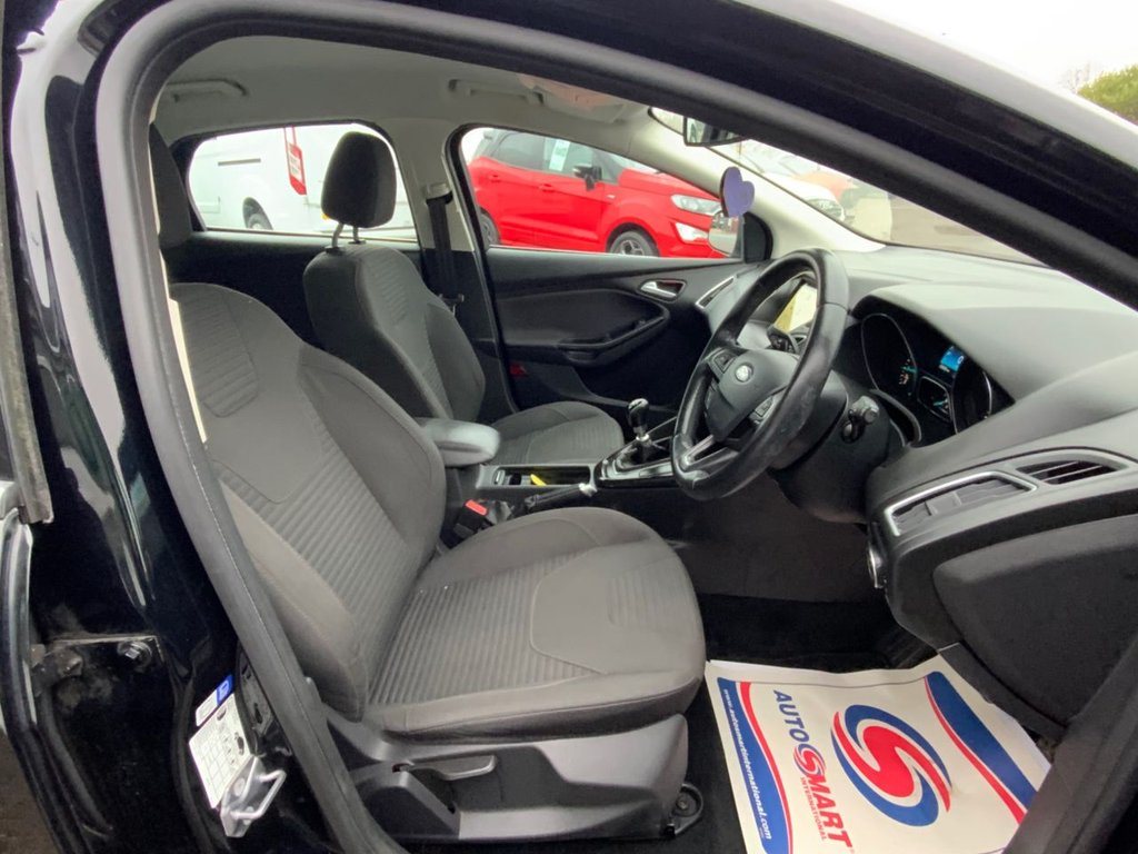 Used Ford Focus 2017 for sale - 77547008: Photo 2