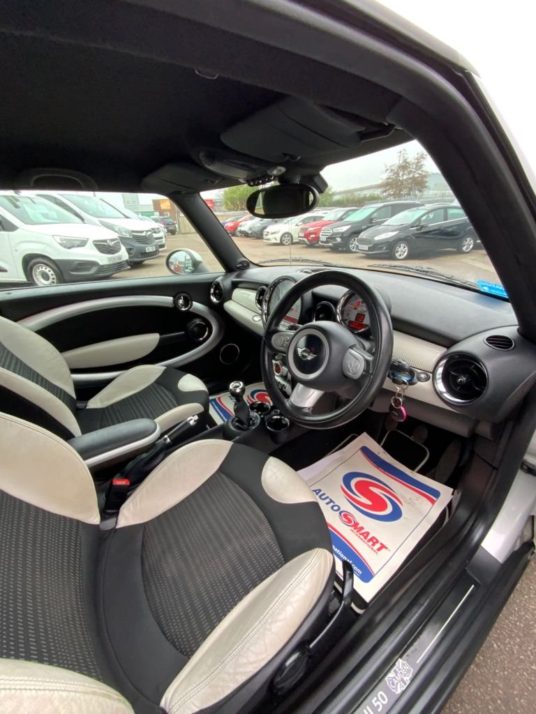 Used MINI Hatch 2010 for sale - 77806125: Photo 13
