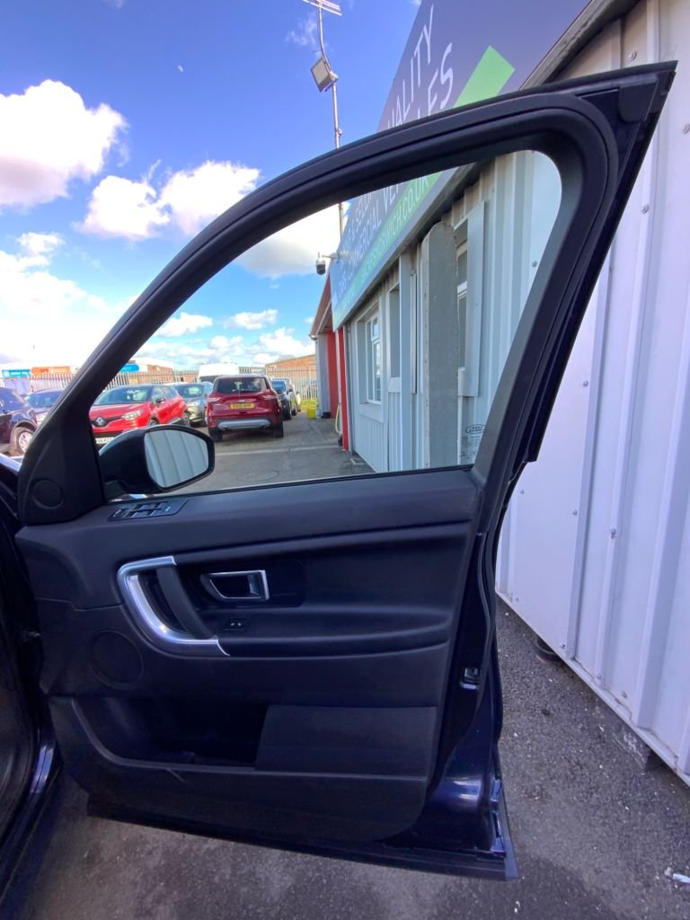 Used Land Rover Discovery Sport 2018 for sale - 78030542: Photo 11