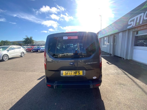 Used Ford Grand Tourneo Connect 2017 for sale - 75727646: Photo 10