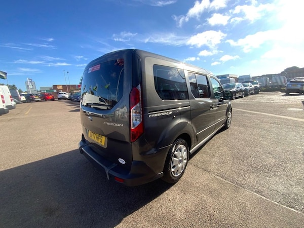 Used Ford Grand Tourneo Connect 2017 for sale - 75727646: Photo 11