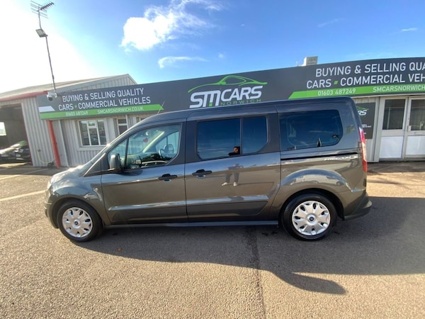 Used Ford Grand Tourneo Connect 2017 for sale - 75727646: Photo 19
