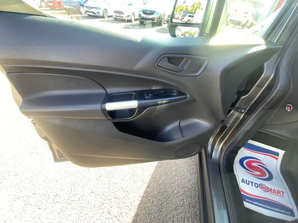 Used Ford Grand Tourneo Connect 2017 for sale - 75727646: Photo 35
