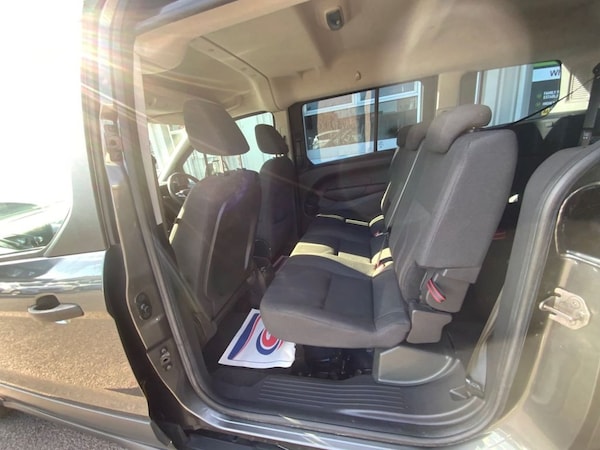 Used Ford Grand Tourneo Connect 2017 for sale - 75727646: Photo 37