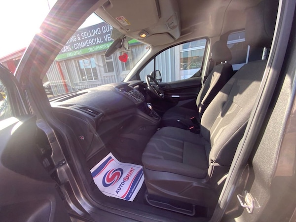 Used Ford Grand Tourneo Connect 2017 for sale - 75727646: Photo 42