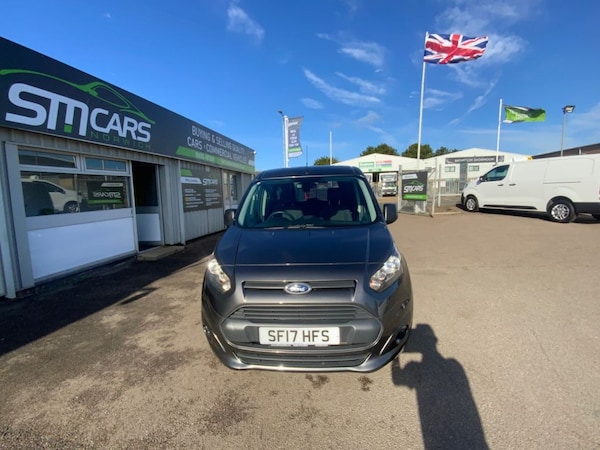 Used Ford Grand Tourneo Connect 2017 for sale - 75727646: Photo 4