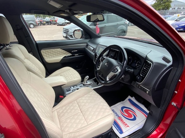 Used Mitsubishi Outlander 2018 for sale - 75597177: Photo 2