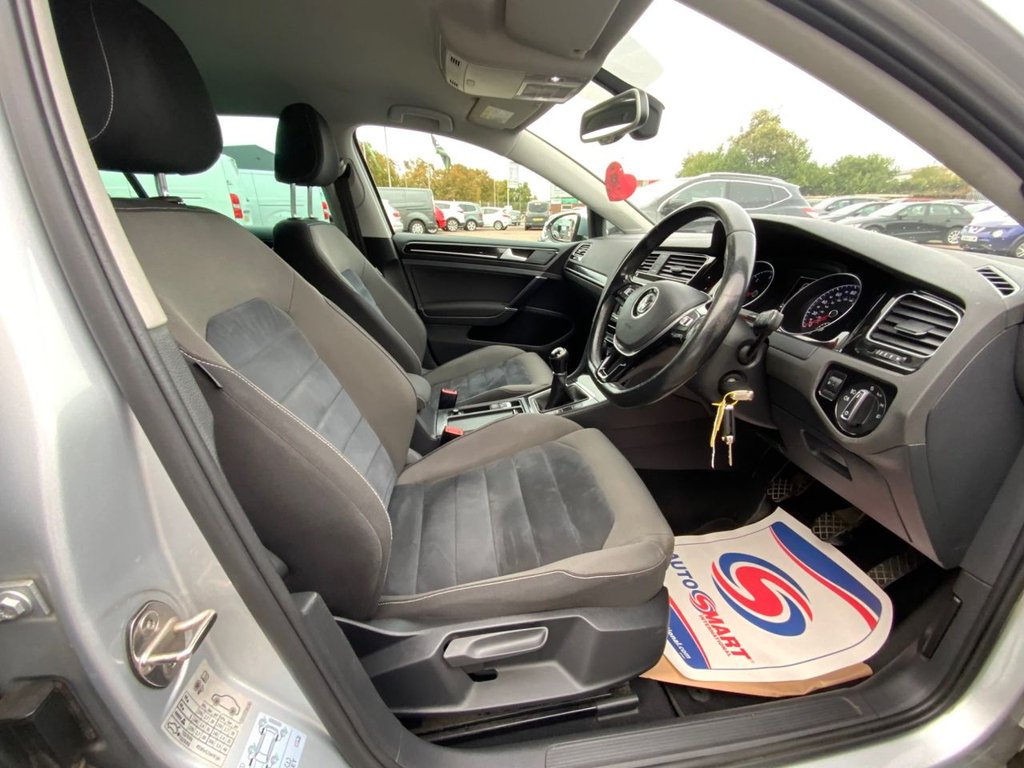 Used Volkswagen Golf 2015 for sale - 76081128: Photo 15