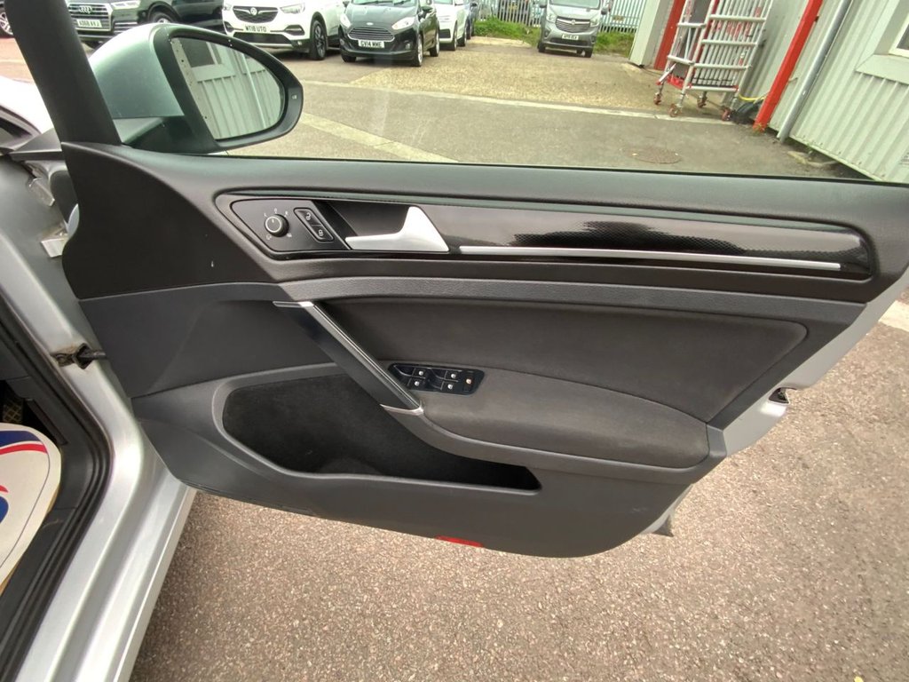 Used Volkswagen Golf 2015 for sale - 76081128: Photo 17