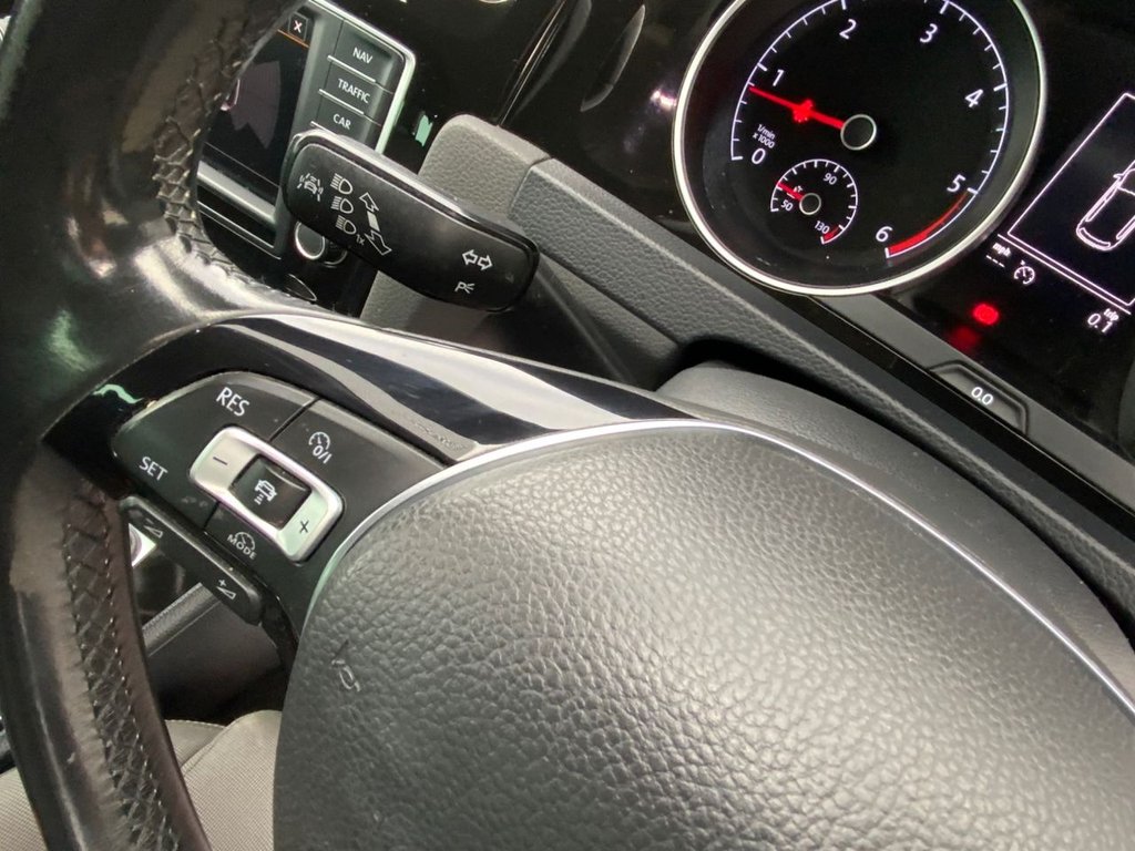 Used Volkswagen Golf 2015 for sale - 76081128: Photo 20