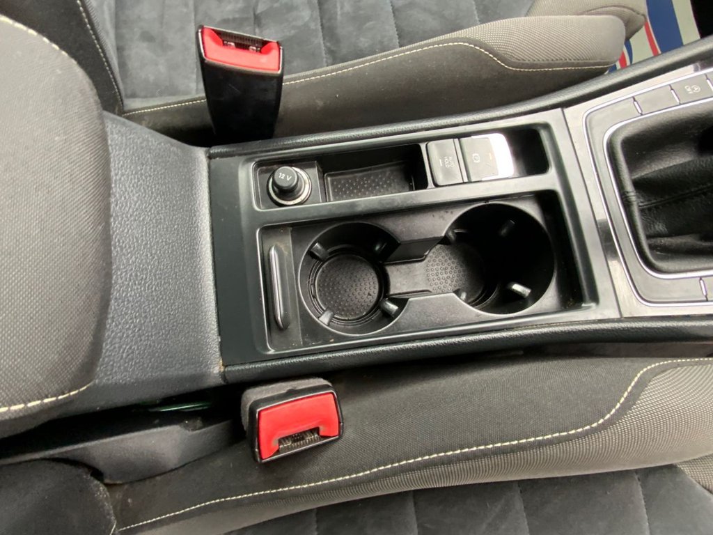 Used Volkswagen Golf 2015 for sale - 76081128: Photo 24