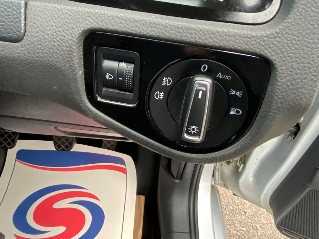 Used Volkswagen Golf 2015 for sale - 76081128: Photo 28