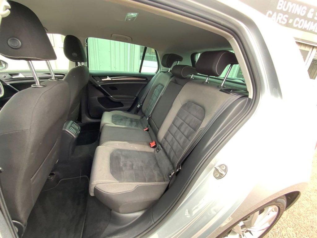 Used Volkswagen Golf 2015 for sale - 76081128: Photo 41