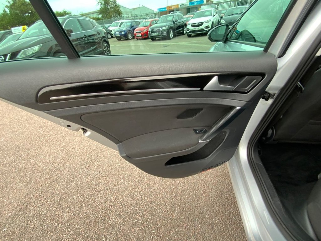 Used Volkswagen Golf 2015 for sale - 76081128: Photo 42