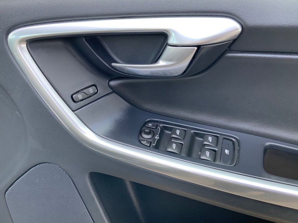 Used Volvo XC60 2017 for sale - 78096777: Photo 32