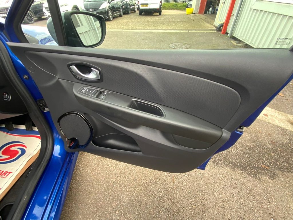 Used Renault Clio 2017 for sale - 76482504: Photo 12