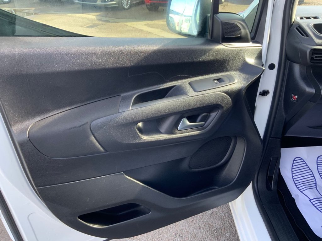 Used Vauxhall Combo Life 2018 for sale - 77905246: Photo 6