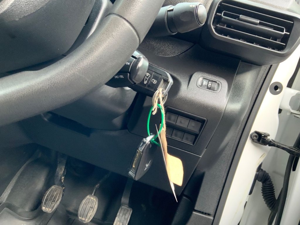 Used Peugeot Partner 2020 for sale - 77547520: Photo 25