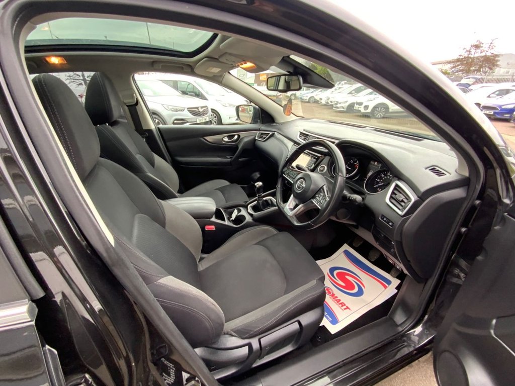 Used Nissan Qashqai 2018 for sale - 77642619: Photo 2