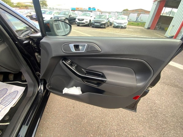 Used Ford Fiesta 2014 for sale - 76105523: Photo 17